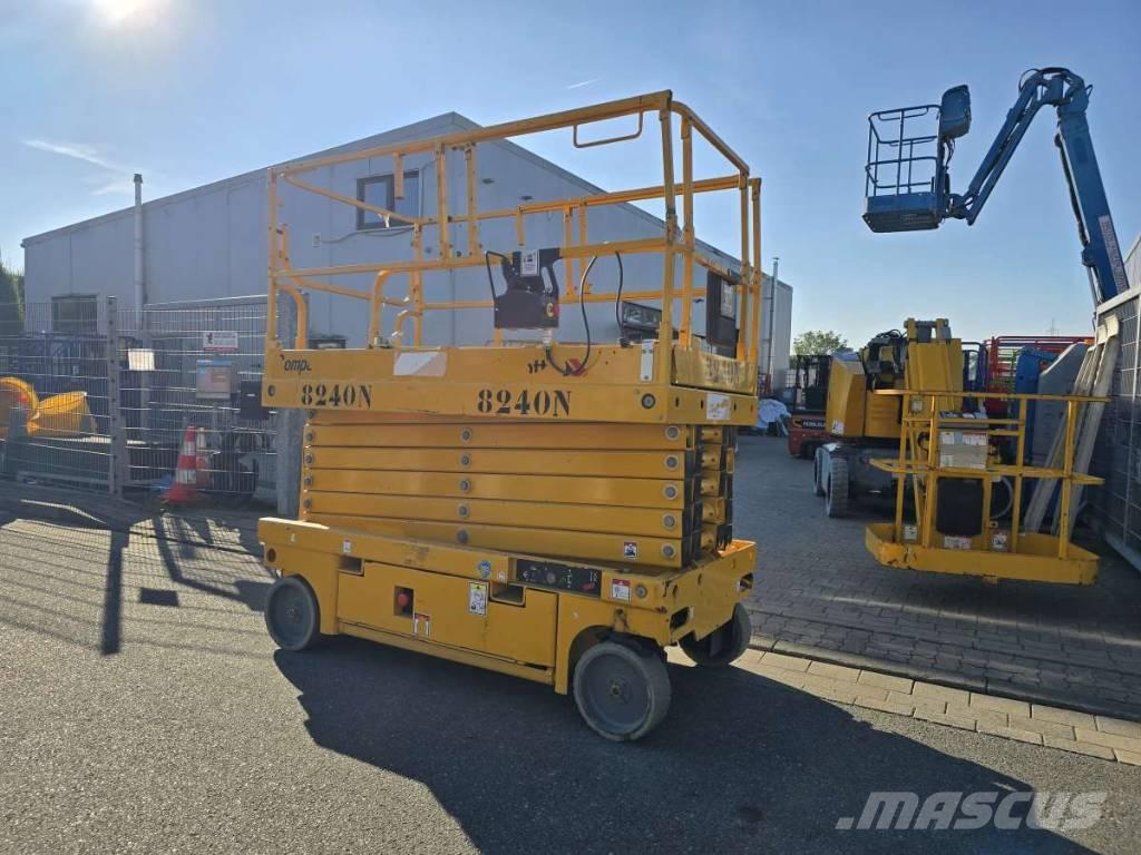 Haulotte Compact 14 Piattaforme a pantografo