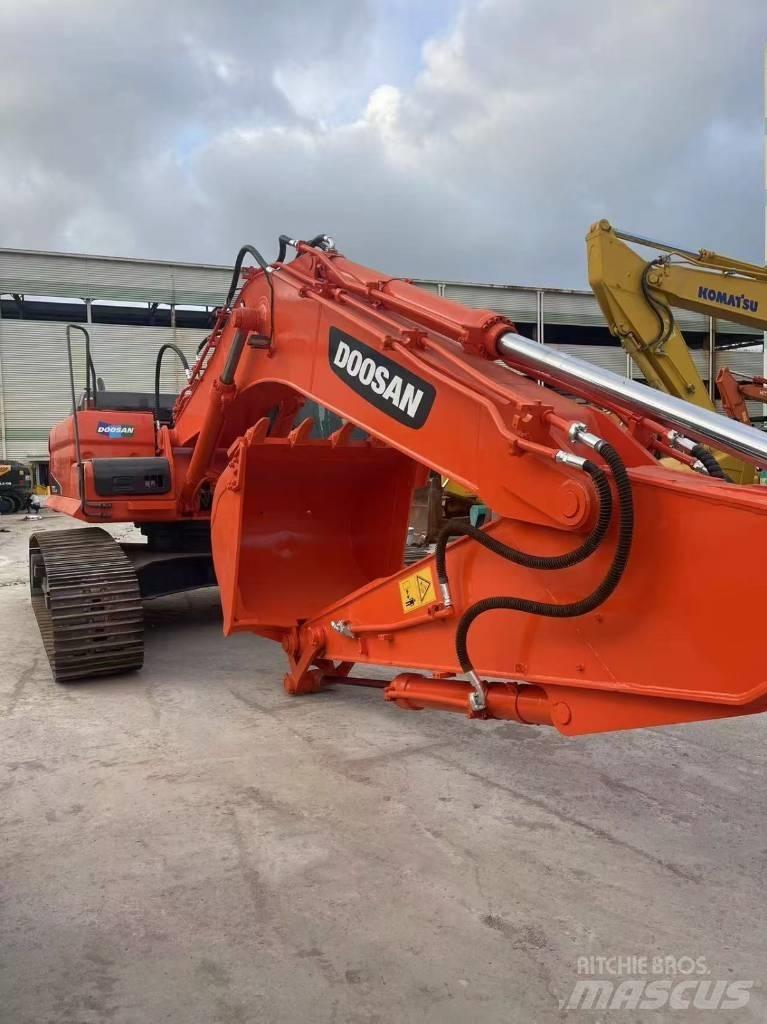 Doosan DX300LC-9C Escavatori cingolati