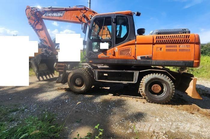 Doosan DX 210 W Escavatori gommati