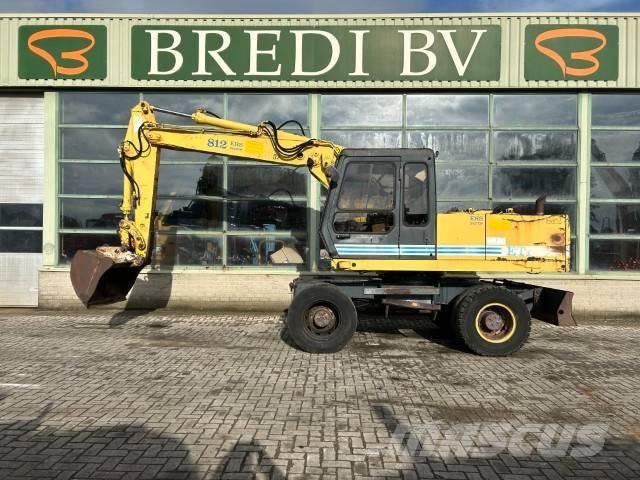 Etec 812 Escavatori gommati