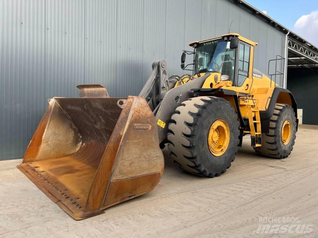Volvo L220H Pale gommate