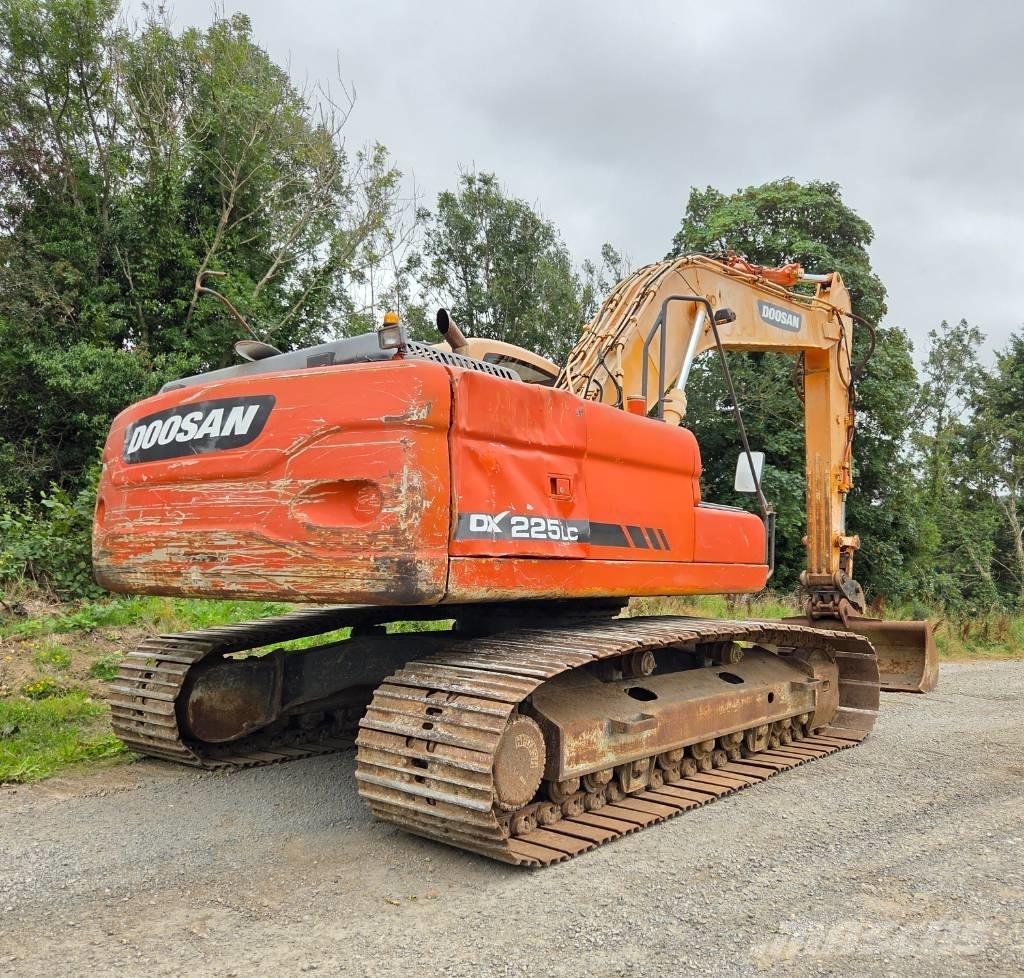 Doosan DX 225 LC Escavatori cingolati