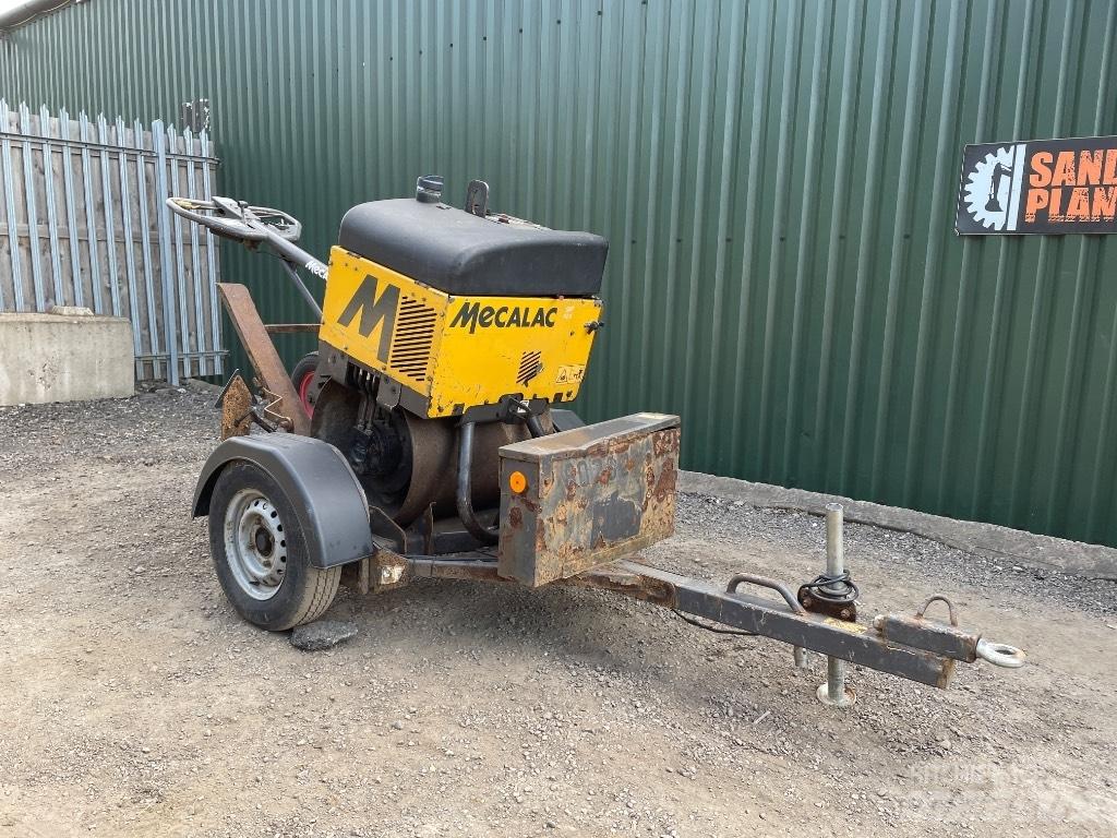 Mecalac MBR 71 Rulli monotamburo