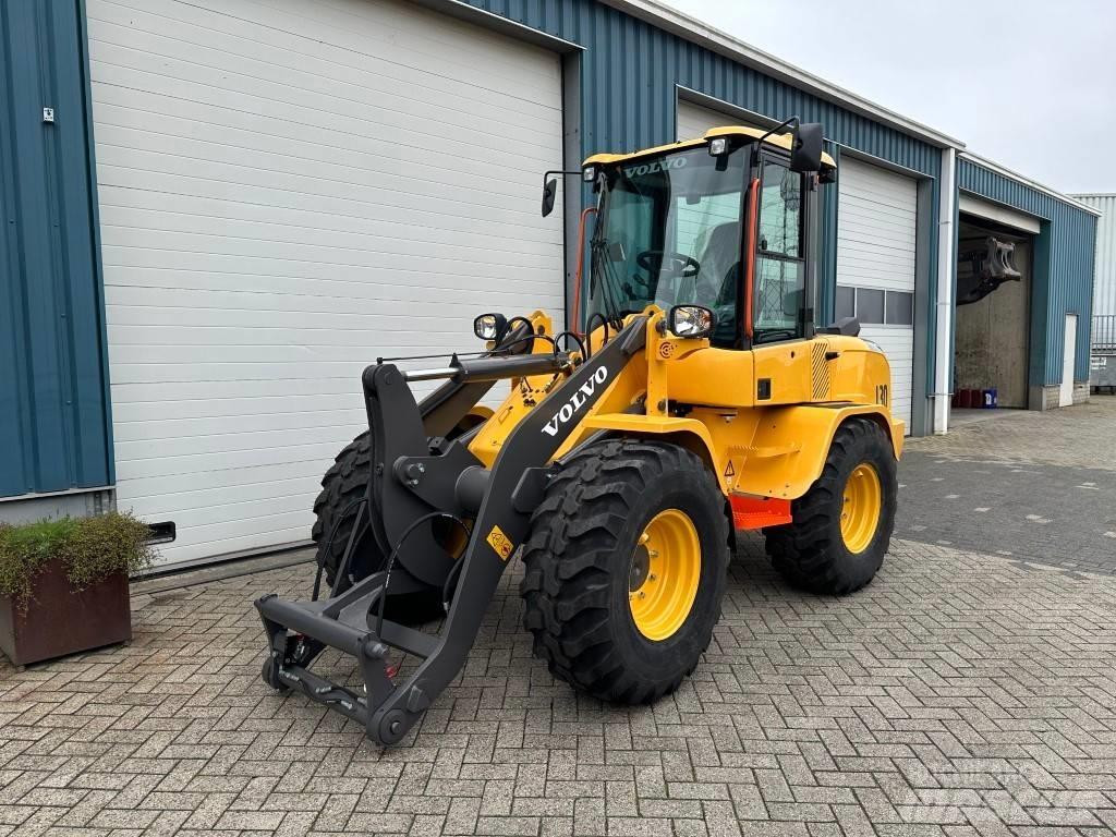 Volvo L30HS Pale gommate