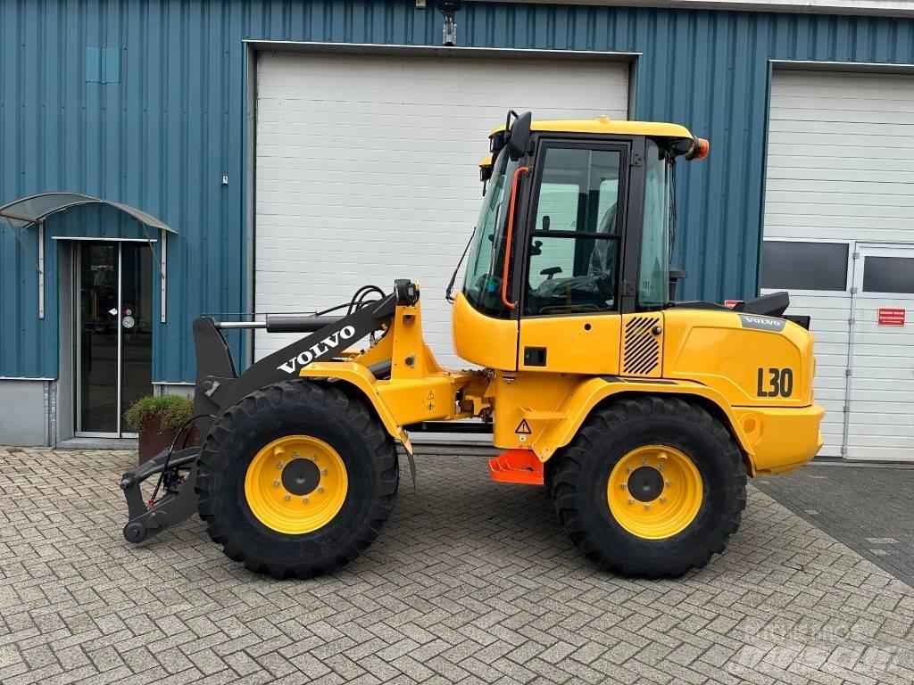 Volvo L30HS Pale gommate