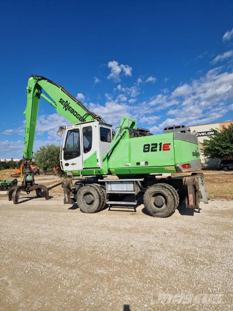Sennebogen 821 E Escavatori gommati