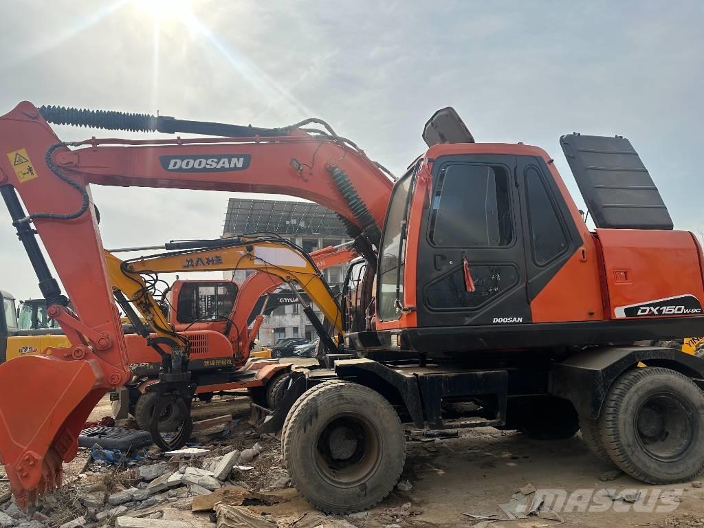 Doosan DH 150 W-7 Escavatori gommati