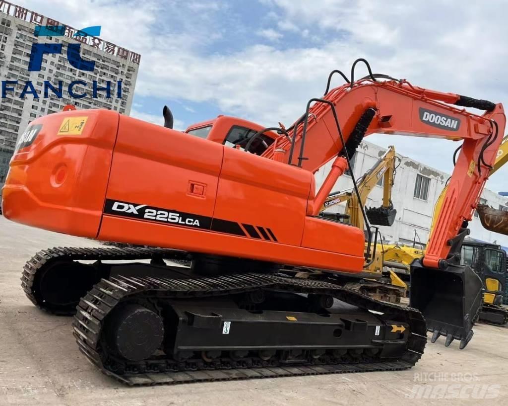 Doosan DX 225 LCA Escavatori cingolati