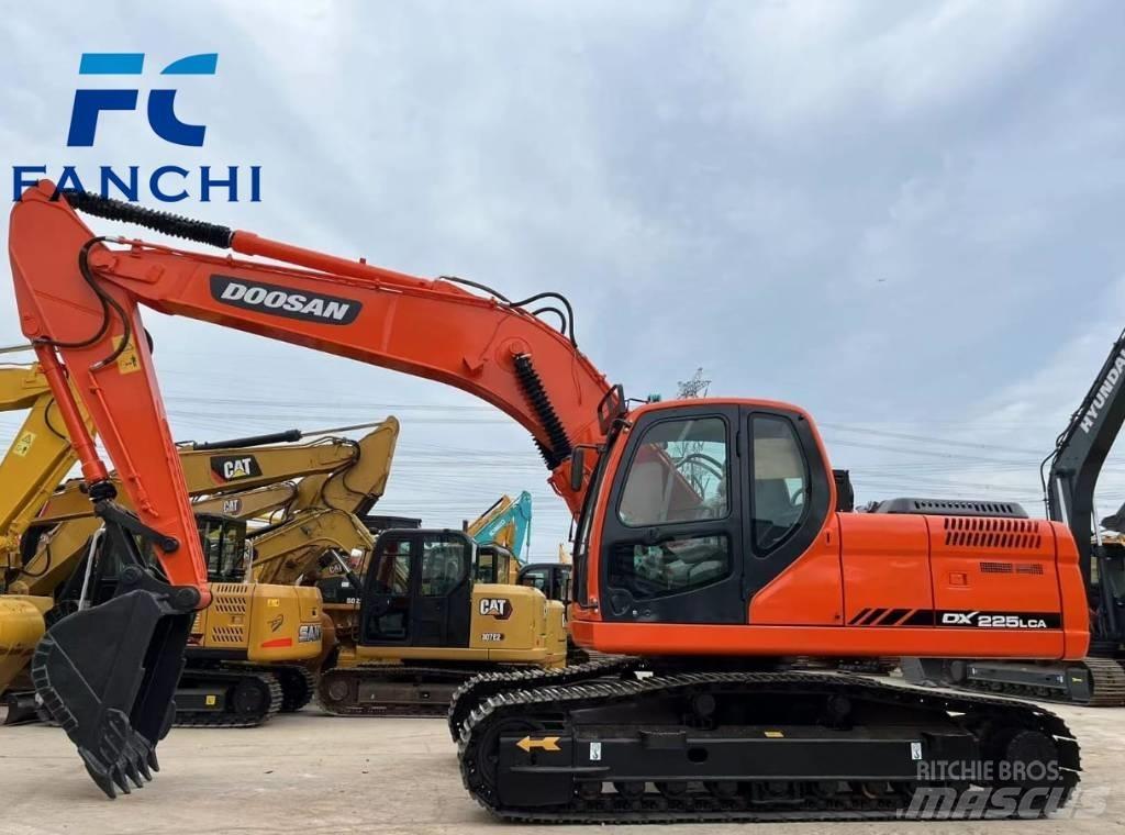 Doosan DX 225 LCA Escavatori cingolati