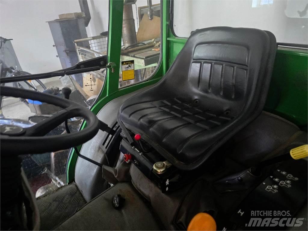 John Deere 4110 Trattori