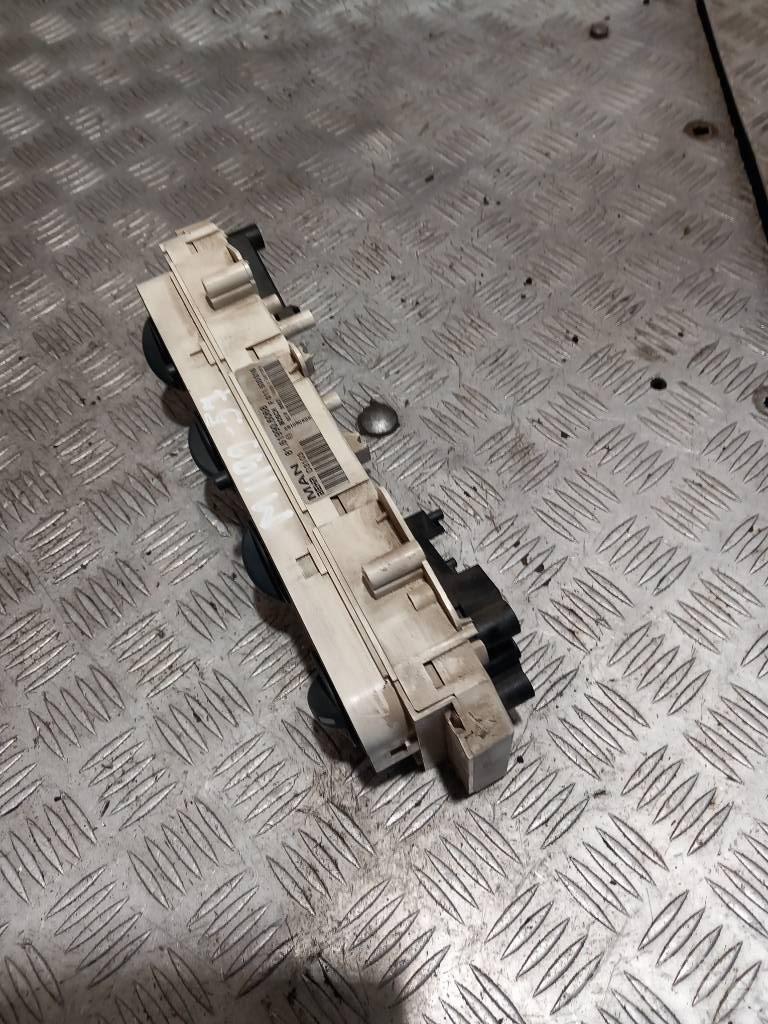 MAN TGM  81619906068 Cabine e interni