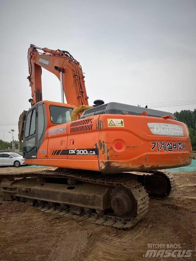 Doosan DX300LCA Escavatori cingolati