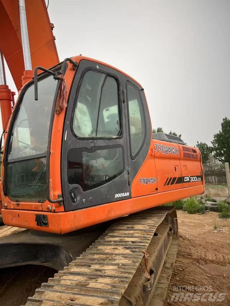 Doosan DX300LCA Escavatori cingolati