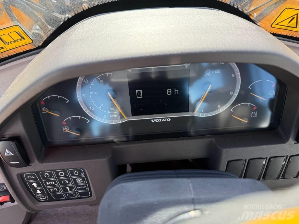 Volvo L 120 H Pale gommate