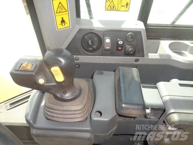 CAT 950 K Pale gommate