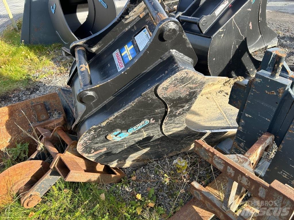 Komatsu PC138US-11E0 Escavatori cingolati