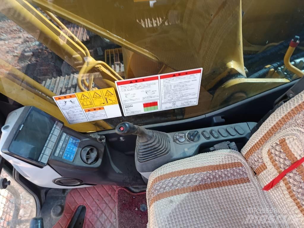 Komatsu PC200 Escavatori medi 7t - 12t
