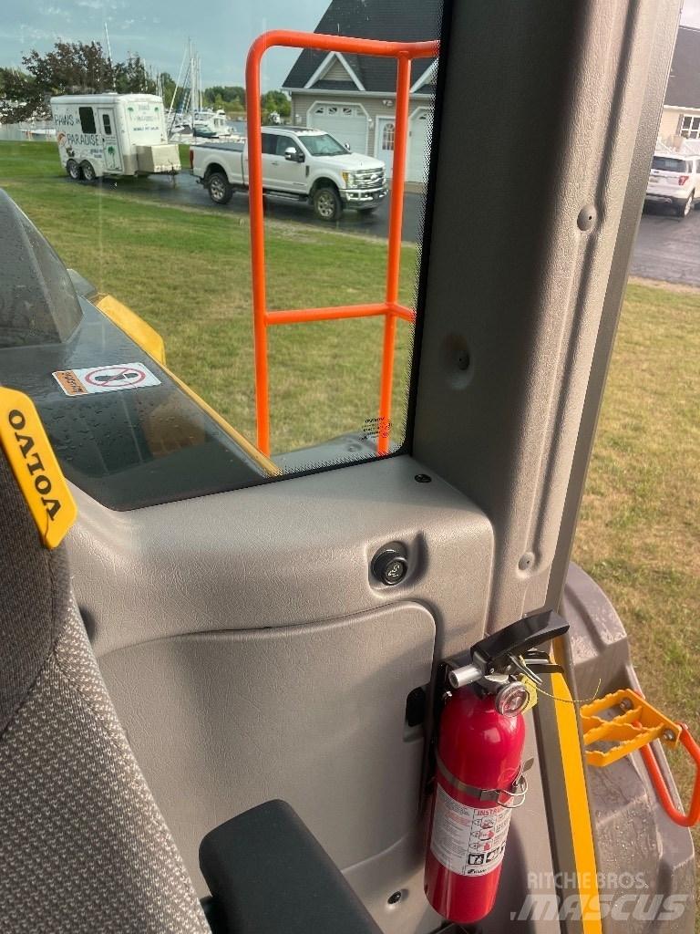 Volvo L120H Pale gommate