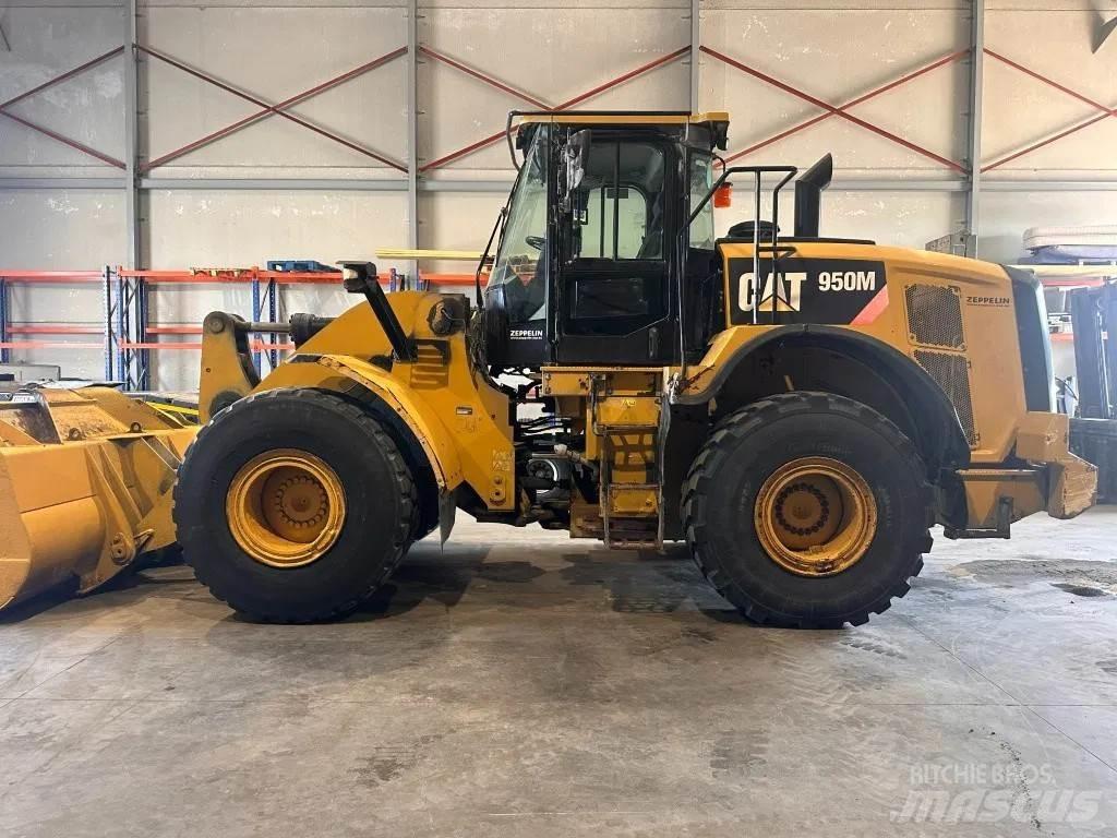 CAT 950M Pale gommate