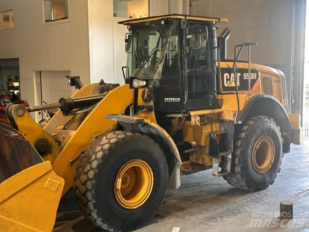 CAT 950M Pale gommate