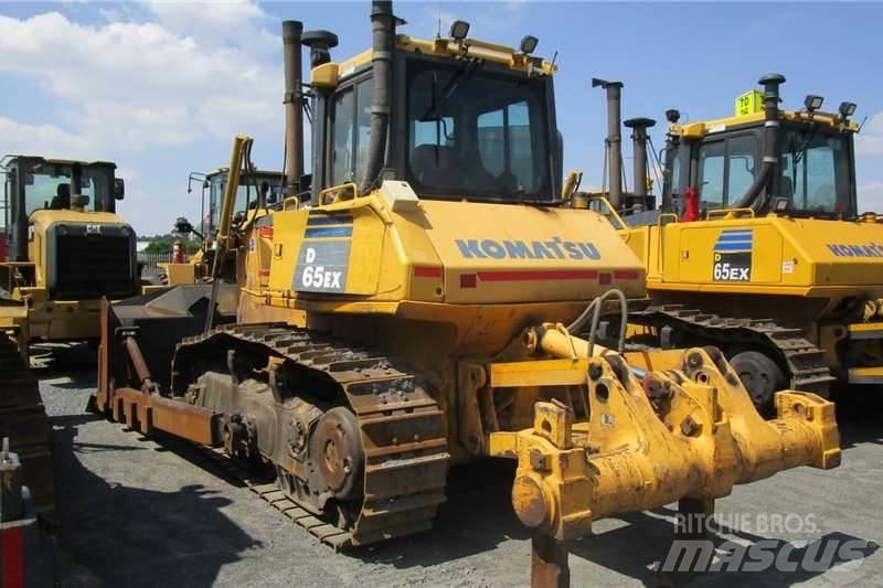 Komatsu D65 EX-16 Dozer cingolati