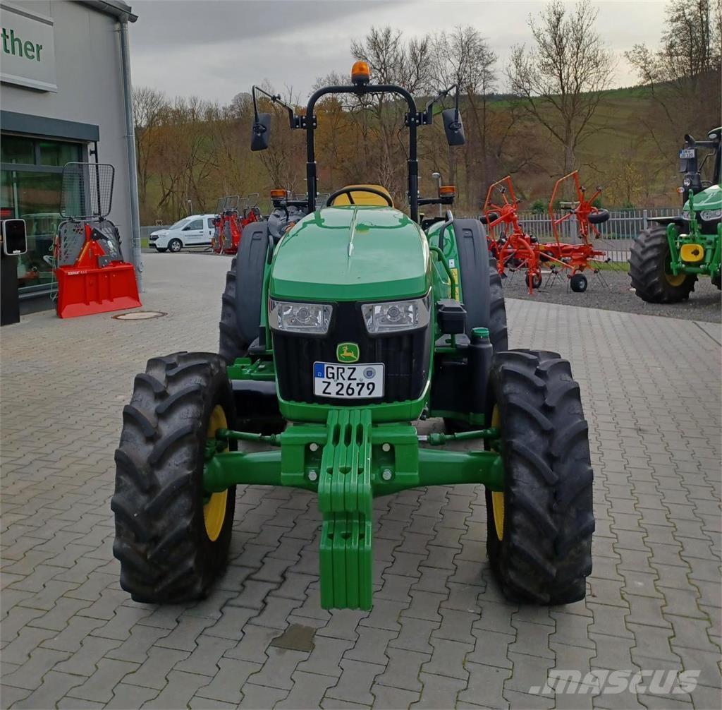 John Deere 5050E Trattori