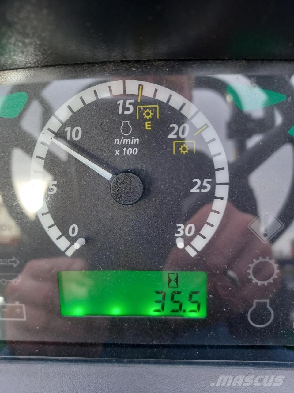 John Deere 5050E Trattori