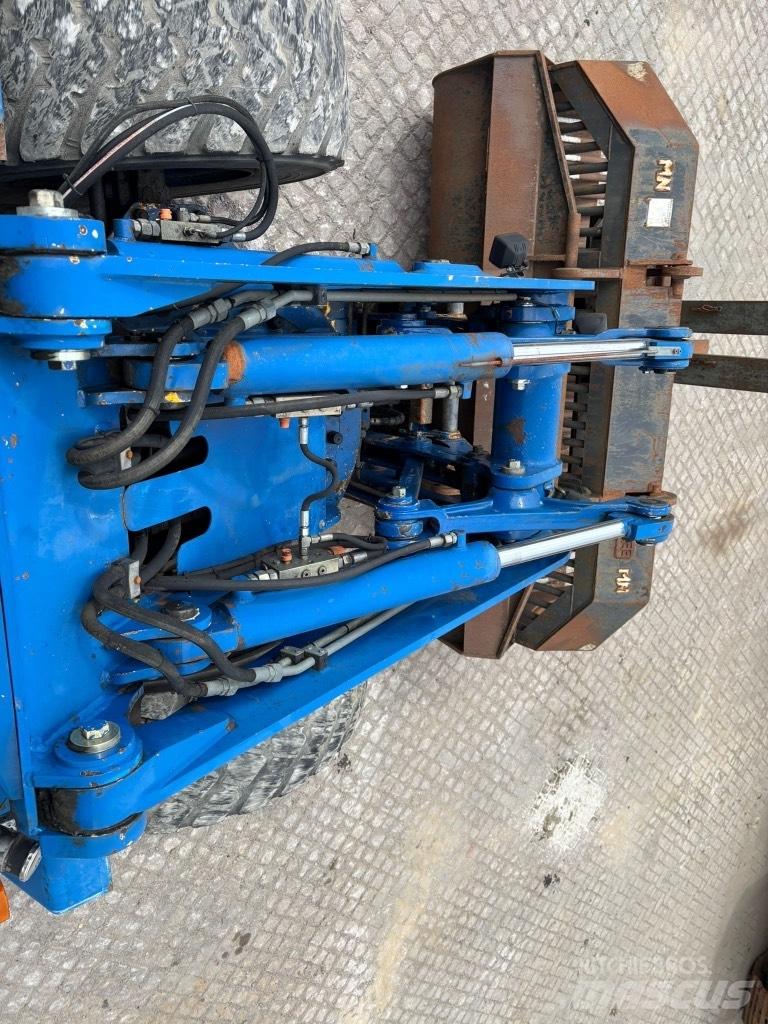Ahlmann AZ 150 Pale gommate