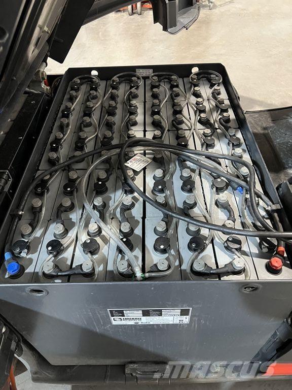 Linde E30-01 Carrelli elevatori elettrici