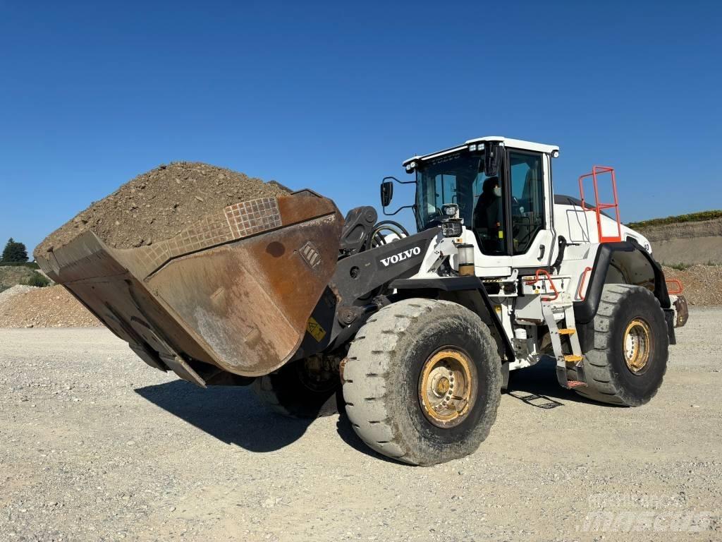 Volvo Radlader L150H Pale gommate
