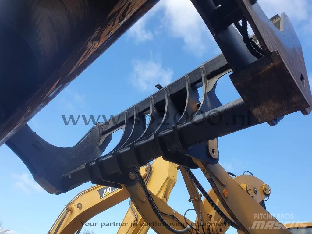  HKS long reach Benne