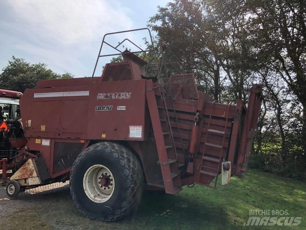 Hesston 4800 Presse quadre