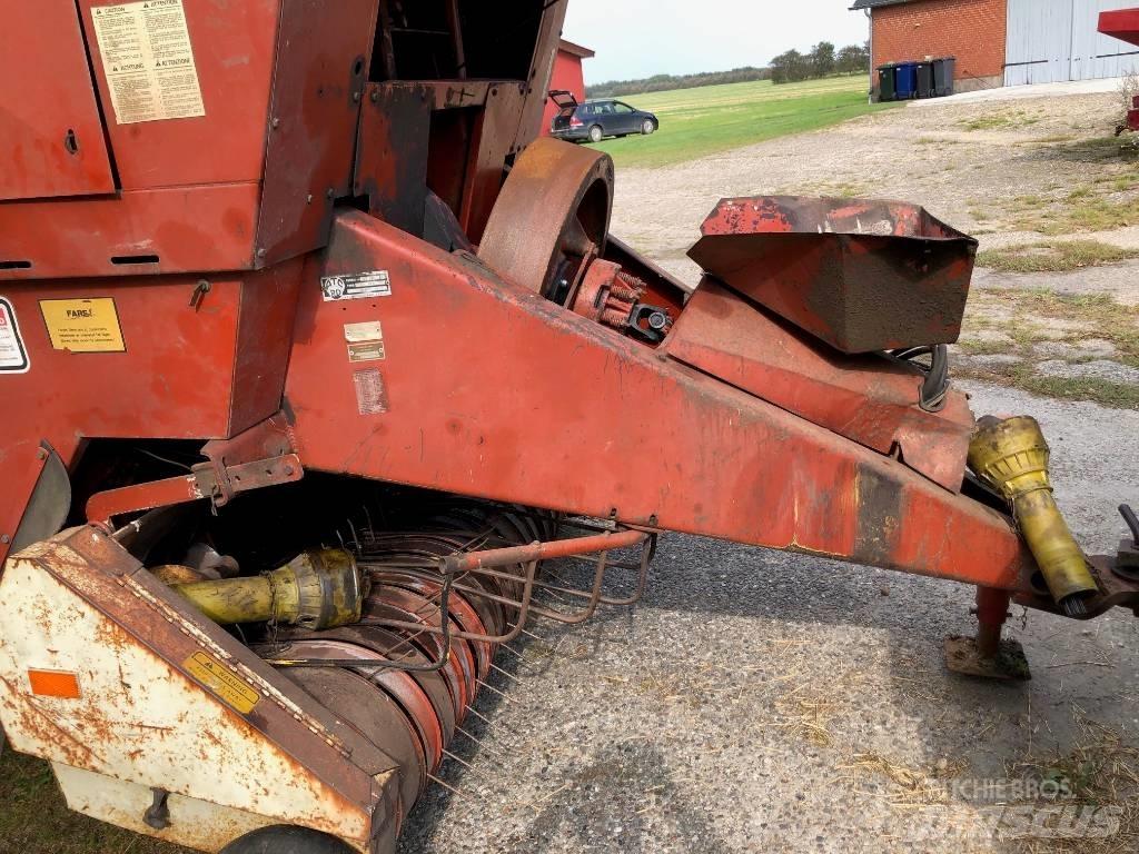 Hesston 4800 Presse quadre