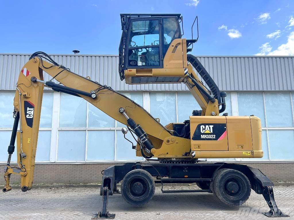 CAT MH 3022    2015    CE Movimentazione rifiuti