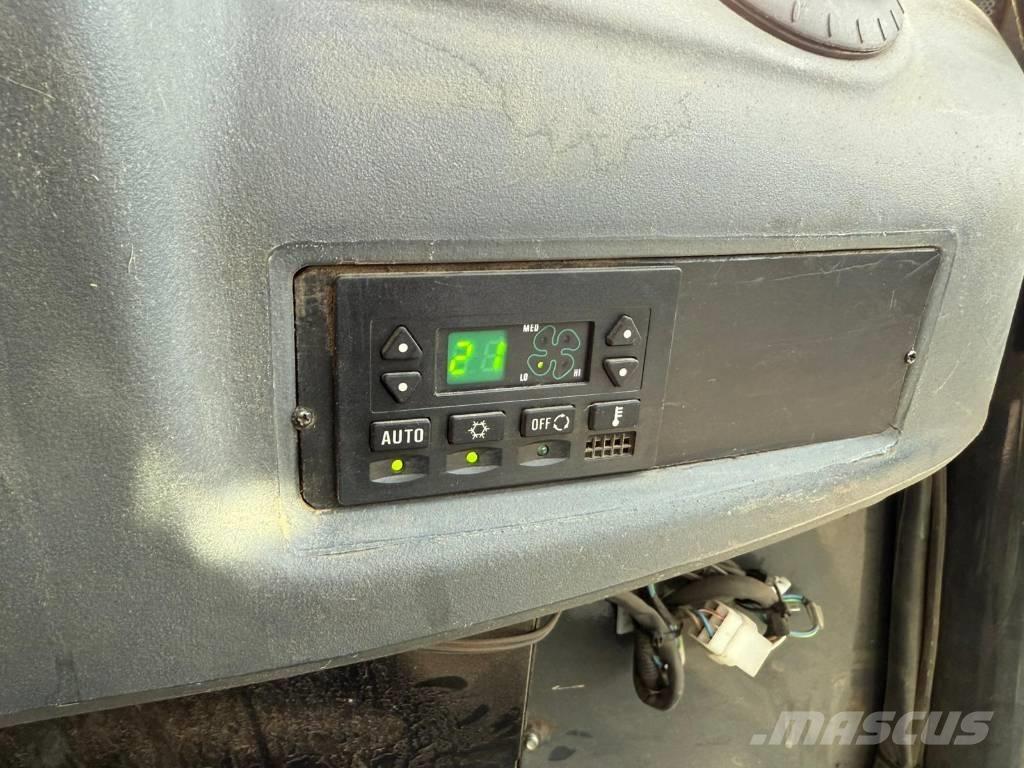 Komatsu WA100 M-7 Pale gommate