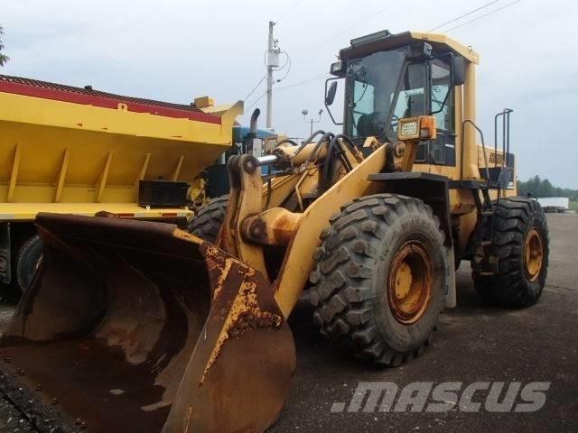 Komatsu WA 380-1L Pale gommate