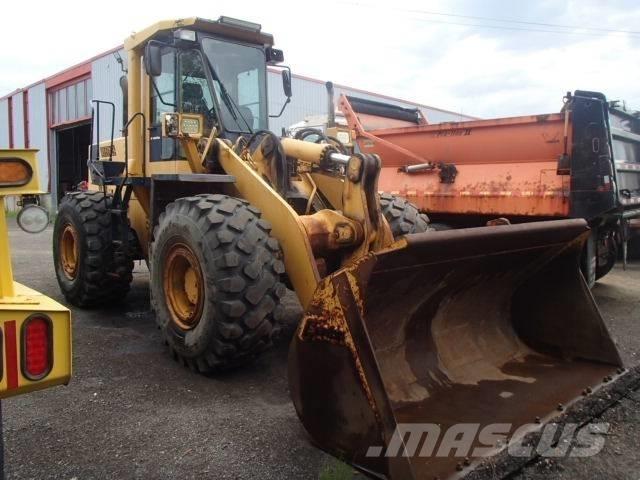 Komatsu WA 380-1L Pale gommate