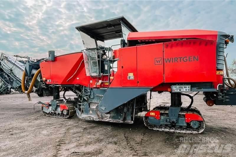 Wirtgen W220 Camion altro