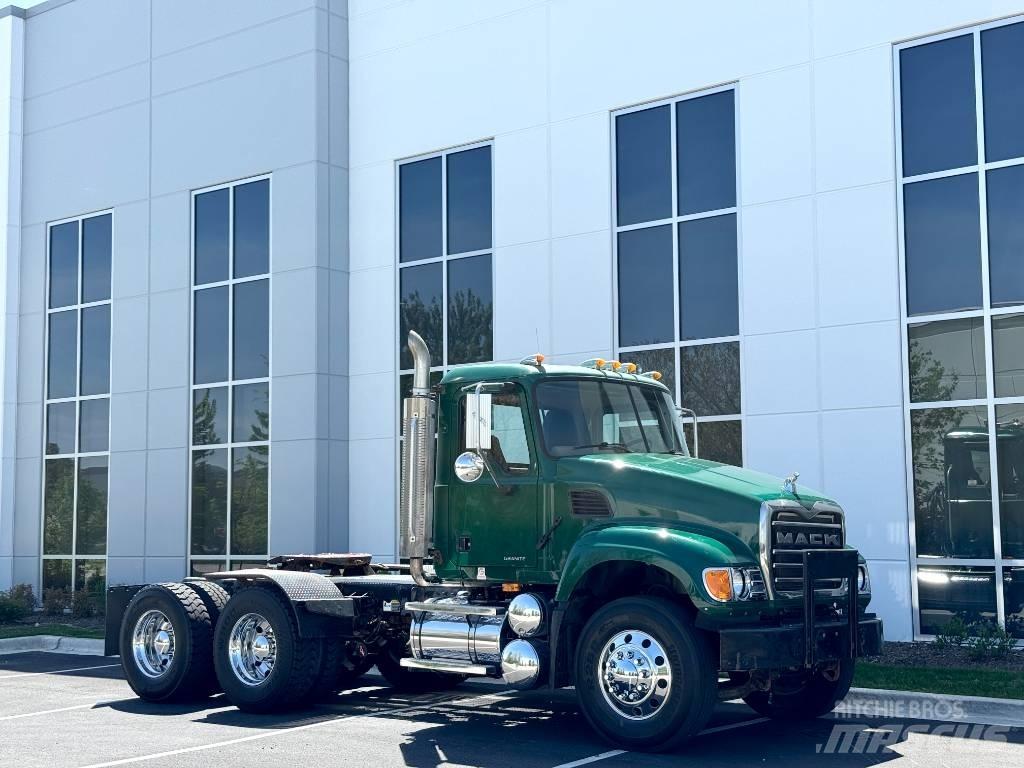 Mack Granite CV713 Motrici e Trattori Stradali