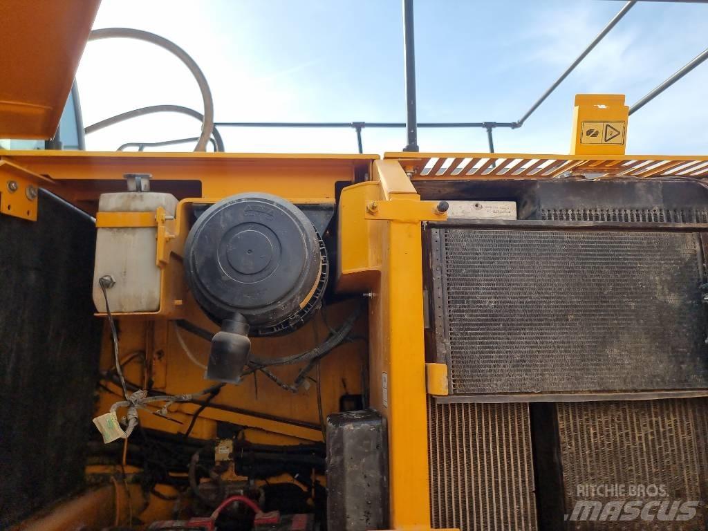 JCB JS 220 LC Escavatori cingolati