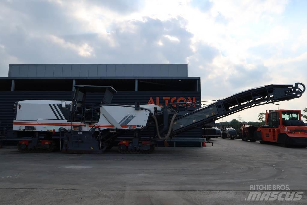 Wirtgen W 250 Fresa a freddo per asfalto