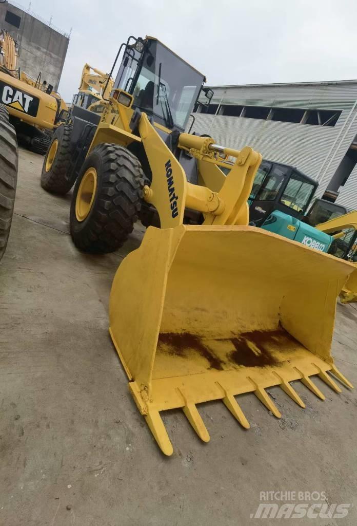Komatsu WA 320-5 Pale gommate
