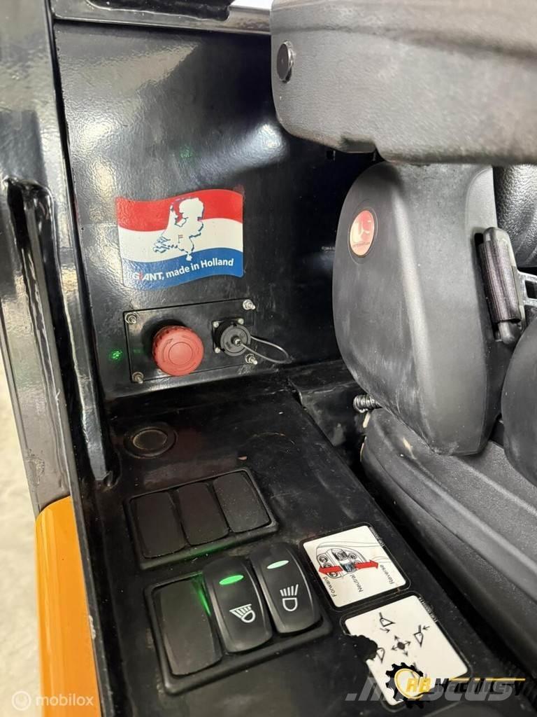 GiANT G2200E Pale gommate