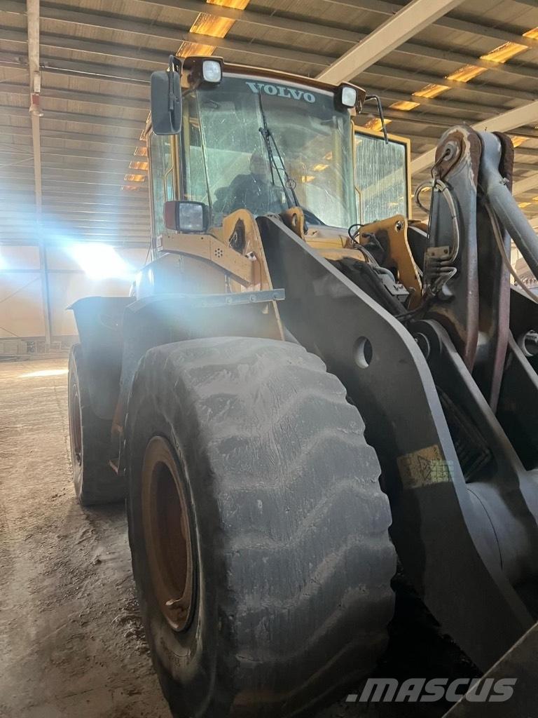 Volvo L 120 E Pale gommate