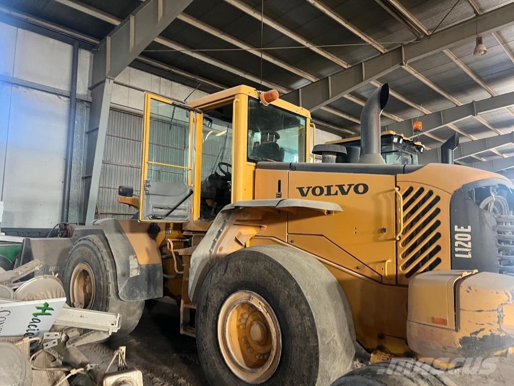Volvo L 120 E Pale gommate