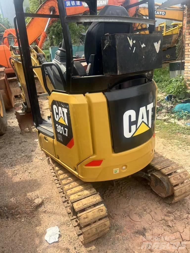 CAT 301.7 Miniescavatori