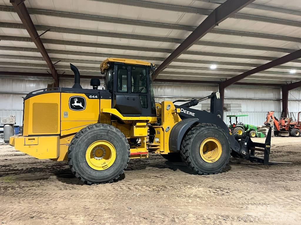 John Deere 644P Pale gommate