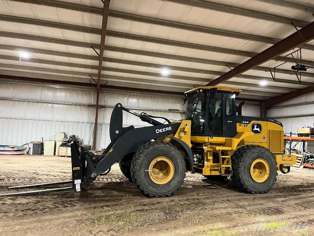 John Deere 644P Pale gommate