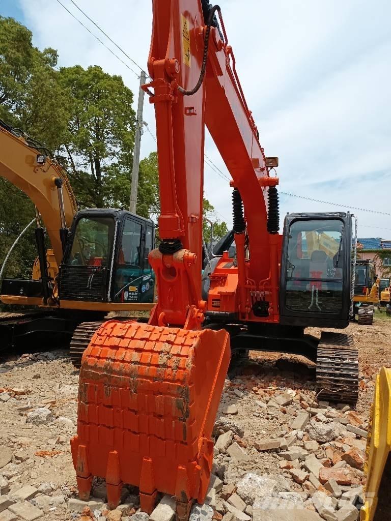 Hitachi ZX 135 Escavatori cingolati