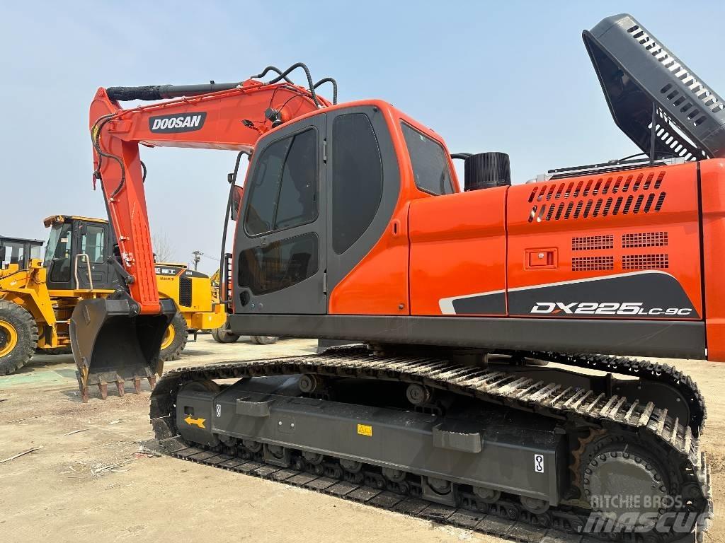 Doosan DX 225LC-9C Escavatori cingolati